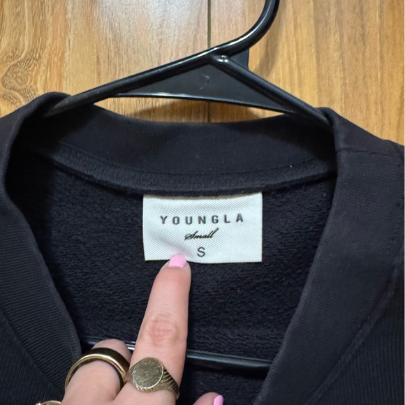 YOUNG LA OVER SIZED CREW NECK SIZE SMALL BLACK DISTRESSED - Picture 3 of 3